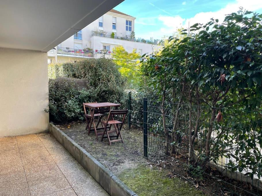 Studio 28 M2 & Jardin Privatif 20 M2 Montigny-le-Bretonneux Dış mekan fotoğraf