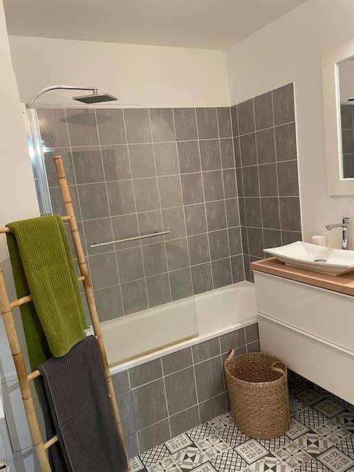 Studio 28 M2 & Jardin Privatif 20 M2 Montigny-le-Bretonneux Dış mekan fotoğraf